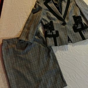 Nine West suit size 4